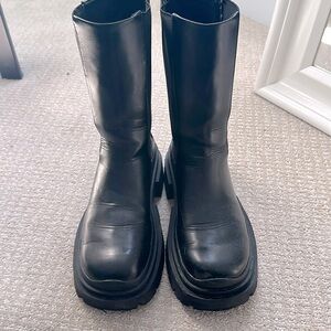 Super cool Zara combat boots. Hardly worn. Size 38 EU